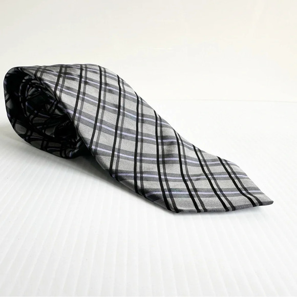Saks Fifth Avenue 100% Silk Tie Gray Purple Geometric Stripes Made In USA - Picture 4 of 9